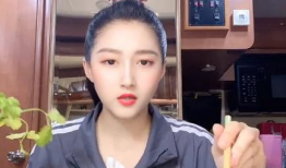 关晓彤吃瓜爆料直播,吃瓜爆料引热议
